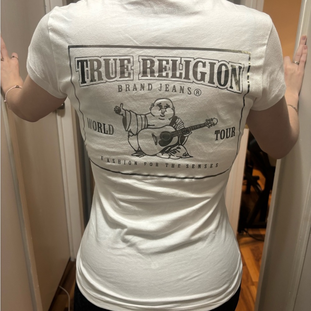 True Religion white and silver tee shirt. Size XS.